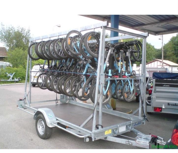 Remolque para transportar 30 bicicletas