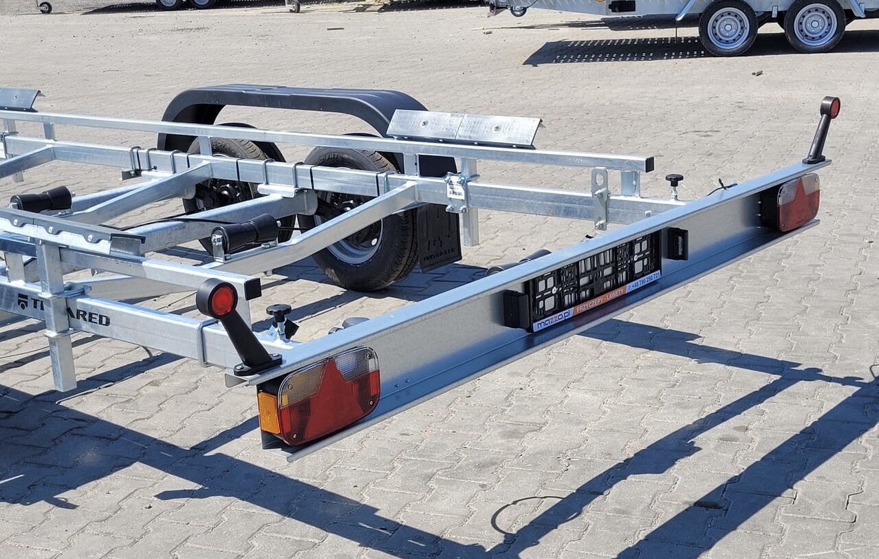 Nuevo remolque para barco B25 Max, eslora 7,3 m, 2500 kg